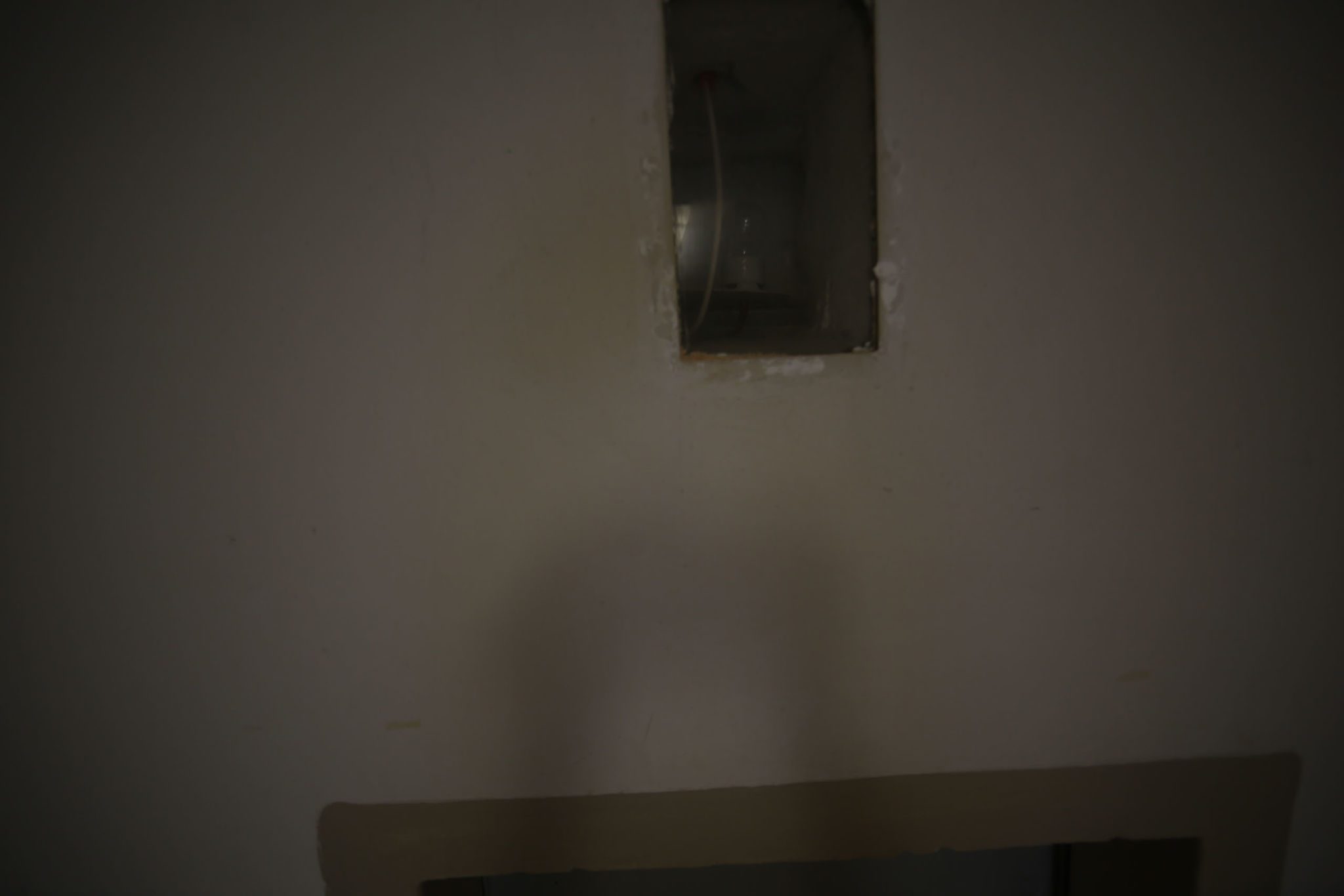 Aufnahmen vom 19.7.2013 des Raums 124 im Erdgeschoss des Nordflügels der zentralen Untersuchungshaftanstalt des Ministerium für Staatssicherheit der Deutschen Demokratischen Republik in Berlin-Hohenschönhausen, Foto 1422