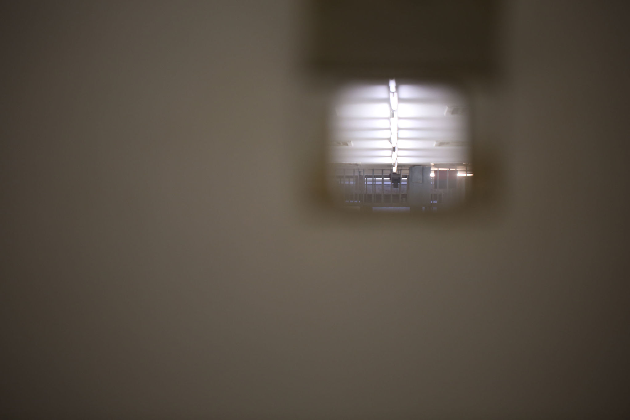 Aufnahmen vom 25.12.2012 des Raums 11 im Erdgeschoss des Nordflügels der zentralen Untersuchungshaftanstalt des Ministerium für Staatssicherheit der Deutschen Demokratischen Republik in Berlin-Hohenschönhausen, Foto 1894