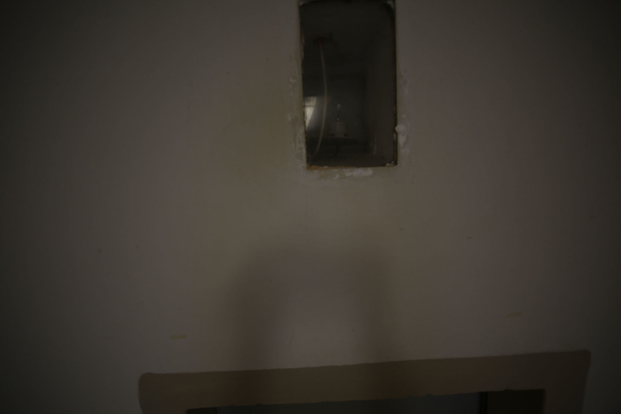 Aufnahmen vom 19.7.2013 des Raums 124 im Erdgeschoss des Nordflügels der zentralen Untersuchungshaftanstalt des Ministerium für Staatssicherheit der Deutschen Demokratischen Republik in Berlin-Hohenschönhausen, Foto 1421