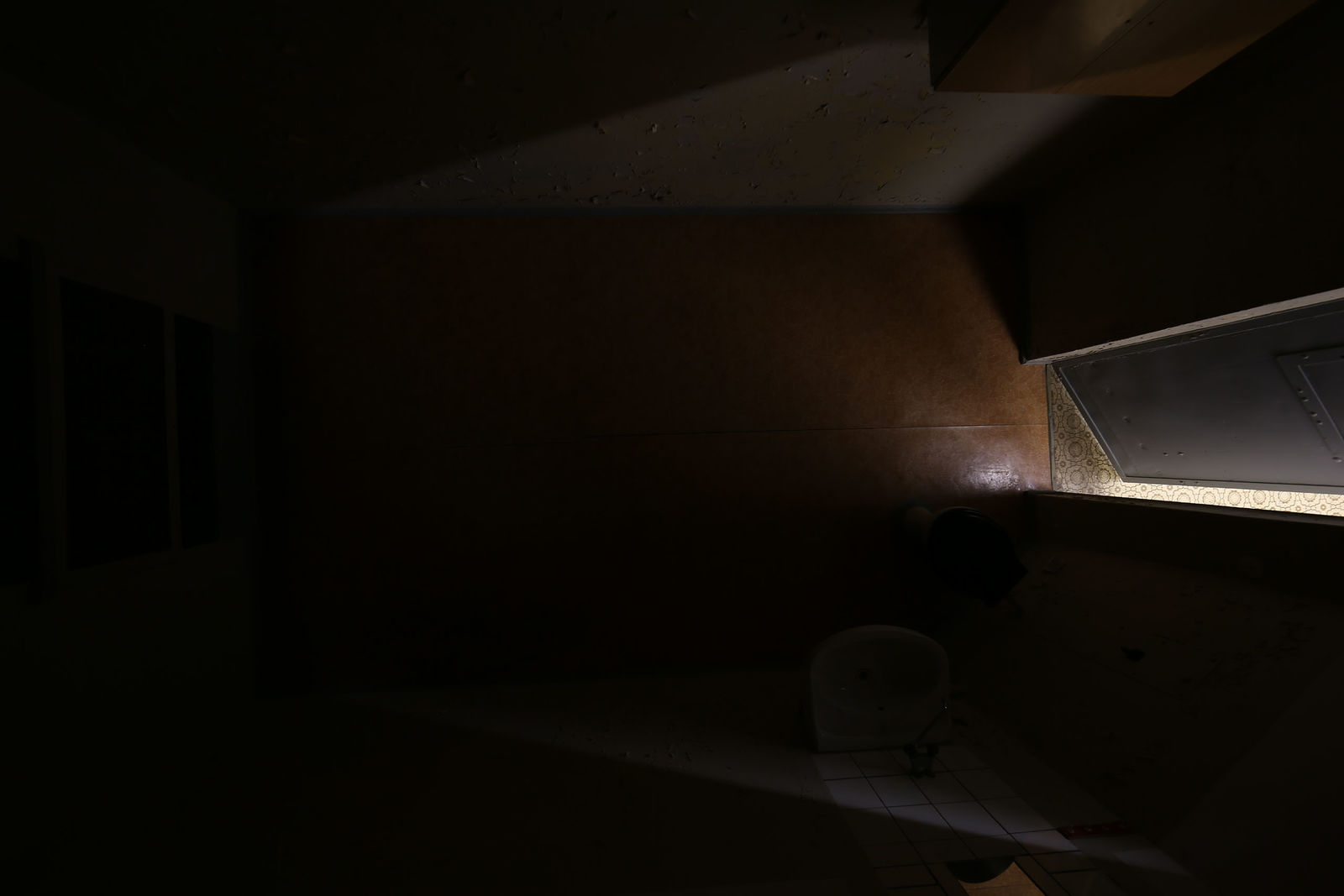 Aufnahmen vom 11.7.2013 des Raums 102 im Erdgeschoss des Nordflügels der zentralen Untersuchungshaftanstalt des Ministerium für Staatssicherheit der Deutschen Demokratischen Republik in Berlin-Hohenschönhausen, Foto 3