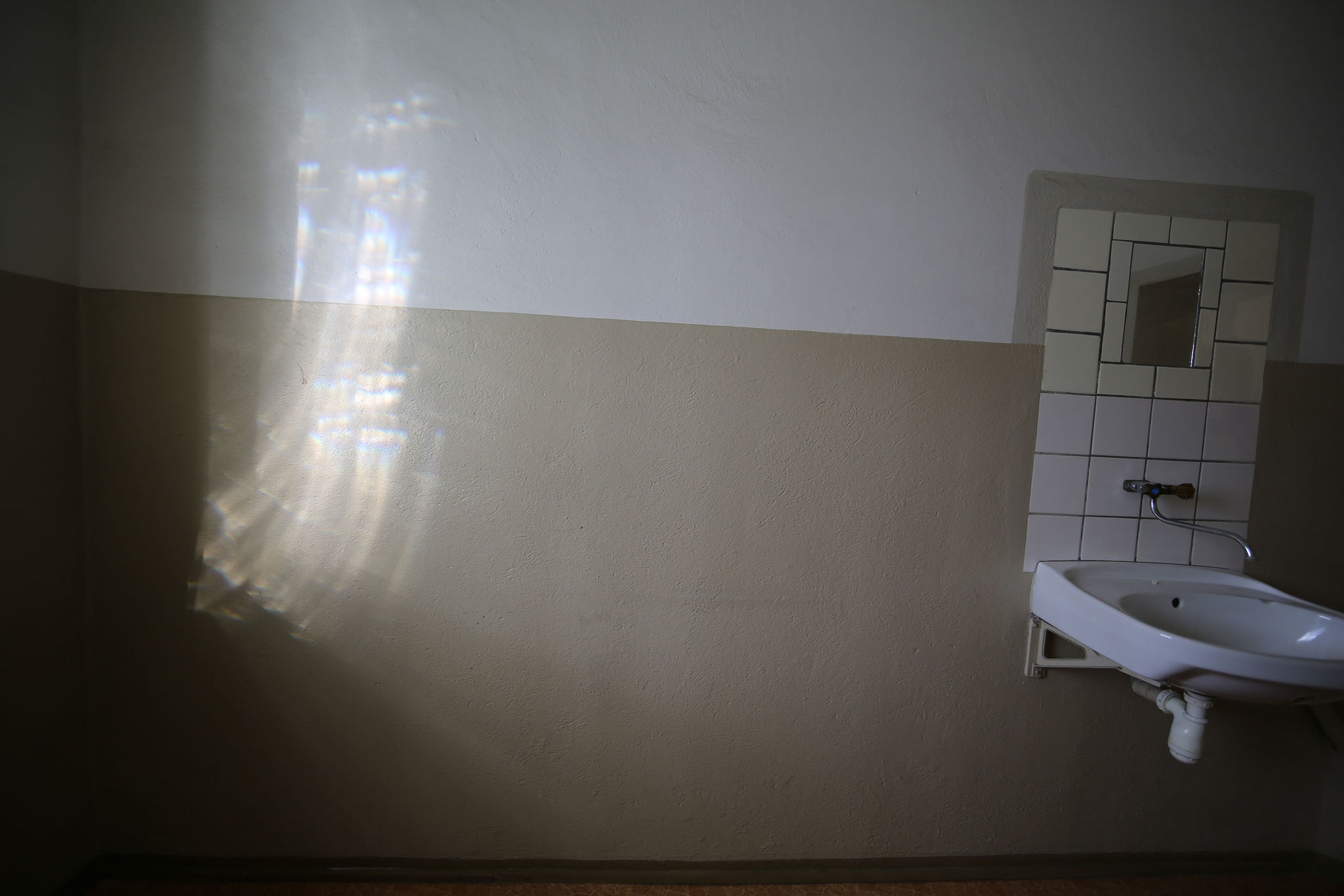 Aufnahmen vom 7.10.2012 des Raums 111 im Erdgeschoss des Ostflügels der zentralen Untersuchungshaftanstalt des Ministerium für Staatssicherheit der Deutschen Demokratischen Republik in Berlin-Hohenschönhausen, Foto 120