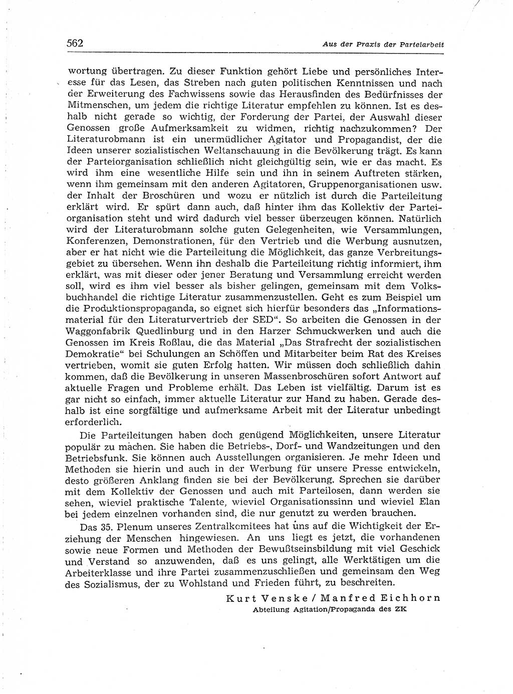 Neuer Weg (NW), Organ des Zentralkomitees (ZK) der SED (Sozialistische Einheitspartei Deutschlands) für Fragen des Parteiaufbaus und des Parteilebens, [Deutsche Demokratische Republik (DDR)] 13. Jahrgang 1958, Seite 562 (NW ZK SED DDR 1958, S. 562)