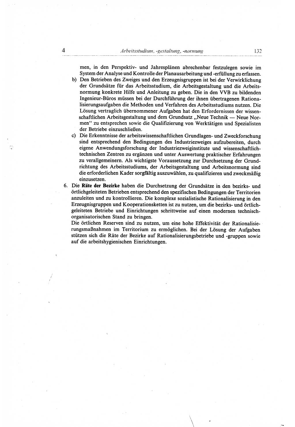 Gesetzbuch der Arbeit (GBA) und andere ausgewählte rechtliche Bestimmungen [Deutsche Demokratische Republik (DDR)] 1968, Seite 132 (GBA DDR 1968, S. 132)