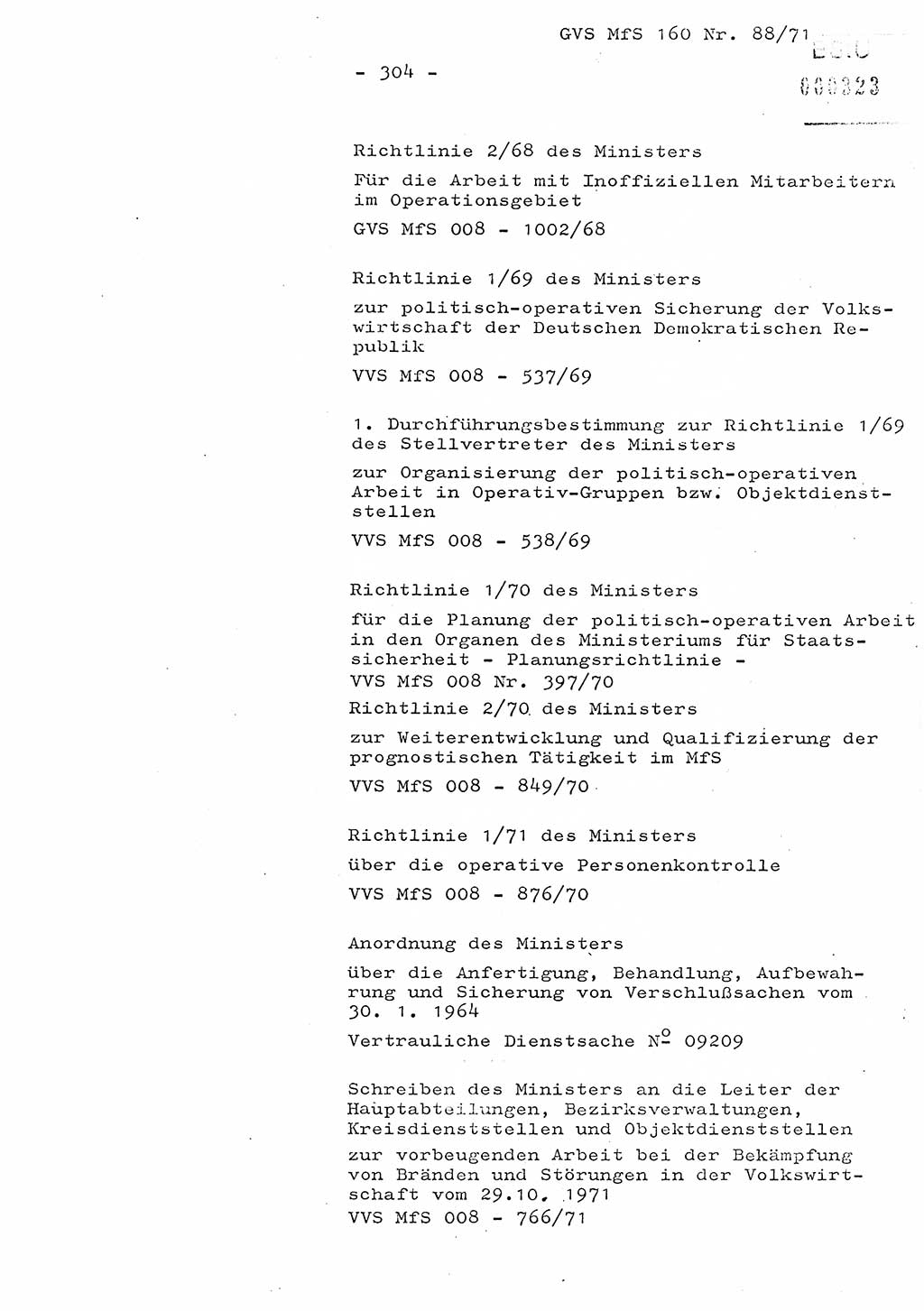Dissertation Oberstleutnant Josef Schwarz (BV Schwerin), Major Fritz Amm (JHS), Hauptmann Peter Gräßler (JHS), Ministerium für Staatssicherheit (MfS) [Deutsche Demokratische Republik (DDR)], Juristische Hochschule (JHS), Geheime Verschlußsache (GVS) 160-88/71, Potsdam 1972, Seite 304 (Diss. MfS DDR JHS GVS 160-88/71 1972, S. 304)