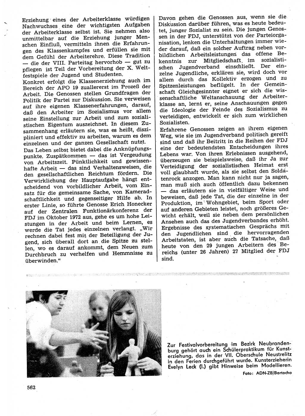 Neuer Weg (NW), Organ des Zentralkomitees (ZK) der SED (Sozialistische Einheitspartei Deutschlands) für Fragen des Parteilebens, 28. Jahrgang [Deutsche Demokratische Republik (DDR)] 1973, Seite 562 (NW ZK SED DDR 1973, S. 562)