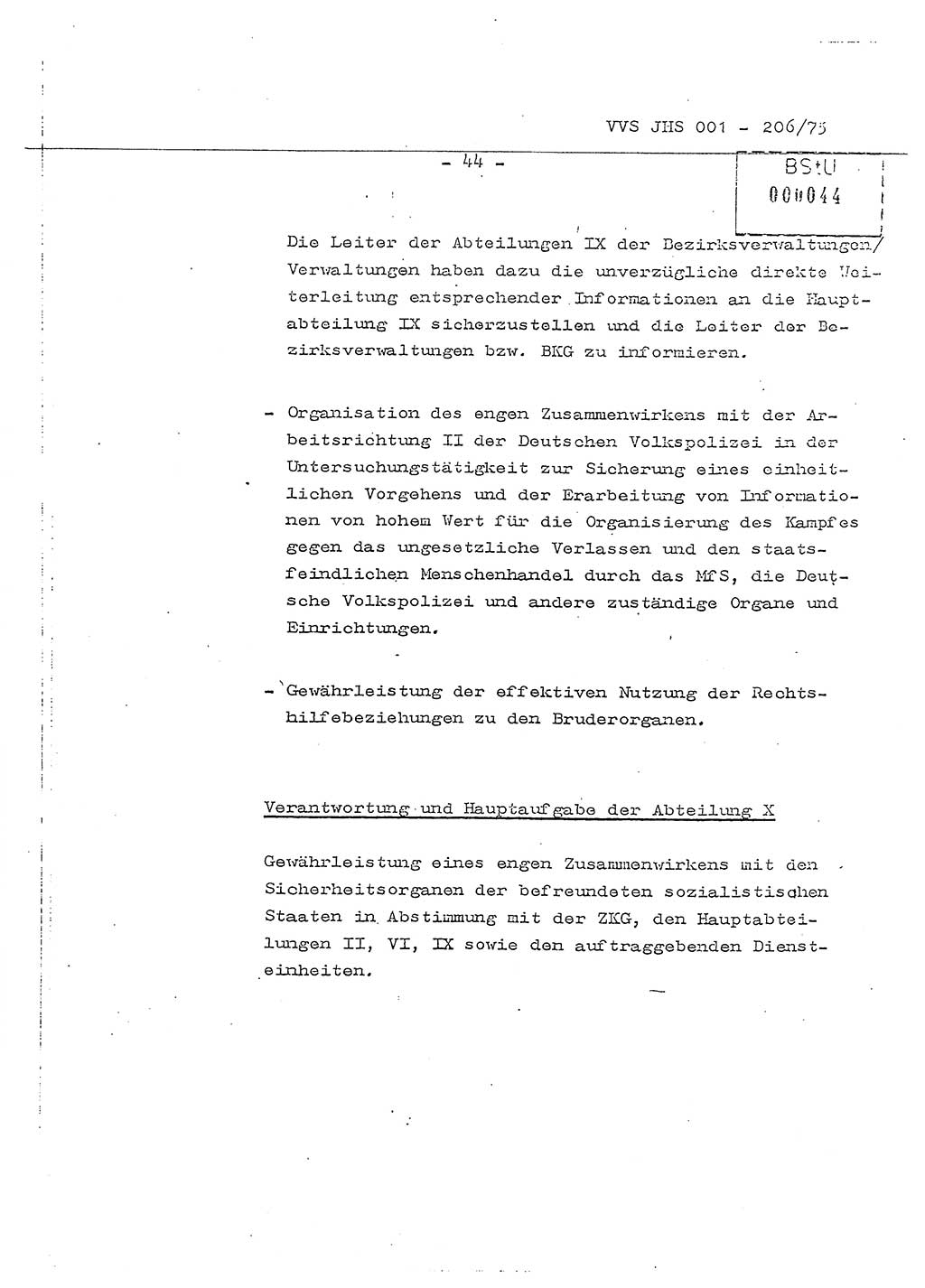 Dissertation Generalmajor Manfred Hummitzsch (Leiter der BV Leipzig), Generalmajor Heinz Fiedler (HA Ⅵ), Oberst Rolf Fister (HA Ⅸ), Ministerium für Staatssicherheit (MfS) [Deutsche Demokratische Republik (DDR)], Juristische Hochschule (JHS), Vertrauliche Verschlußsache (VVS) 001-206/75, Potsdam 1975, Seite 44 (Diss. MfS DDR JHS VVS 001-206/75 1975, S. 44)