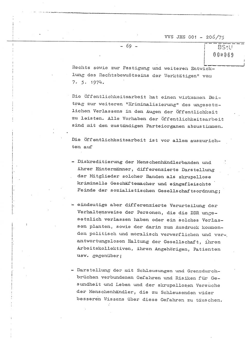 Dissertation Generalmajor Manfred Hummitzsch (Leiter der BV Leipzig), Generalmajor Heinz Fiedler (HA Ⅵ), Oberst Rolf Fister (HA Ⅸ), Ministerium für Staatssicherheit (MfS) [Deutsche Demokratische Republik (DDR)], Juristische Hochschule (JHS), Vertrauliche Verschlußsache (VVS) 001-206/75, Potsdam 1975, Seite 69 (Diss. MfS DDR JHS VVS 001-206/75 1975, S. 69)