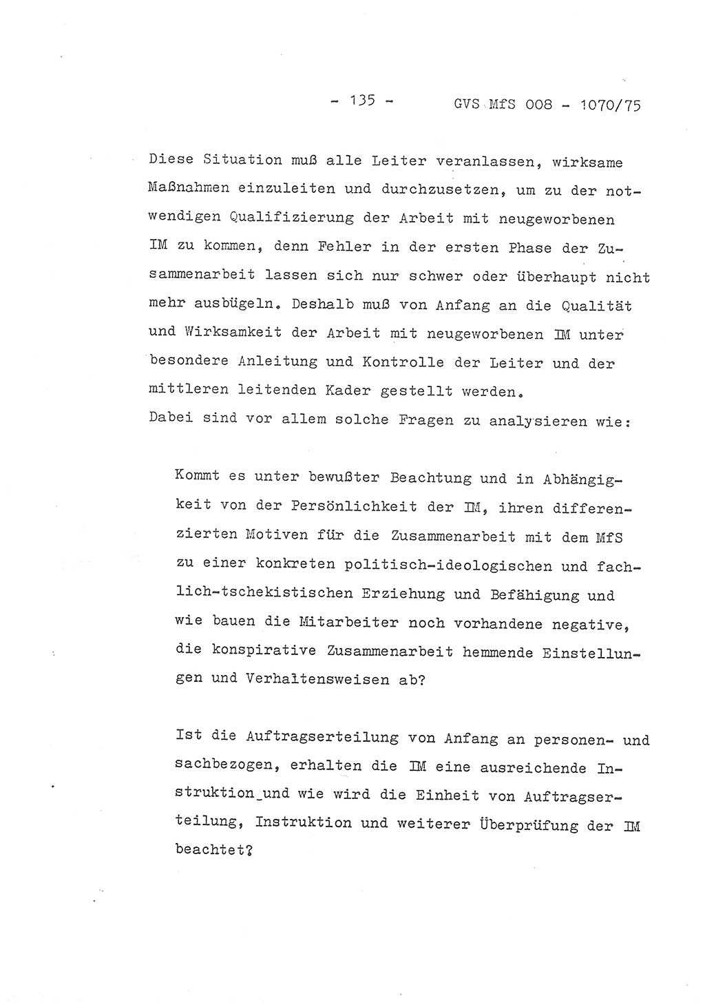 Auszug aus dem Referat des Genossen Minister (Generaloberst Erich Mielke) für das zentrale Führungsseminar (MfS) zu Grundfragen der Arbeit mit den inoffiziellen Mitarbeitern (IM), Manuskript, Deutsche Demokratische Republik (DDR), Ministerium für Staatssicherheit (MfS), Der Minister, Geheime Verschlußsache (GVS) 008-1070/75, Berlin 1975, Blatt 135 (Ref. Fü.-Sem. DDR MfS Min. GVS 008-1070/75 1975, Bl. 135)