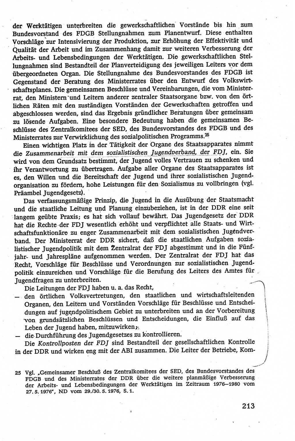Verwaltungsrecht [Deutsche Demokratische Republik (DDR)], Lehrbuch 1979, Seite 213 (Verw.-R. DDR Lb. 1979, S. 213)