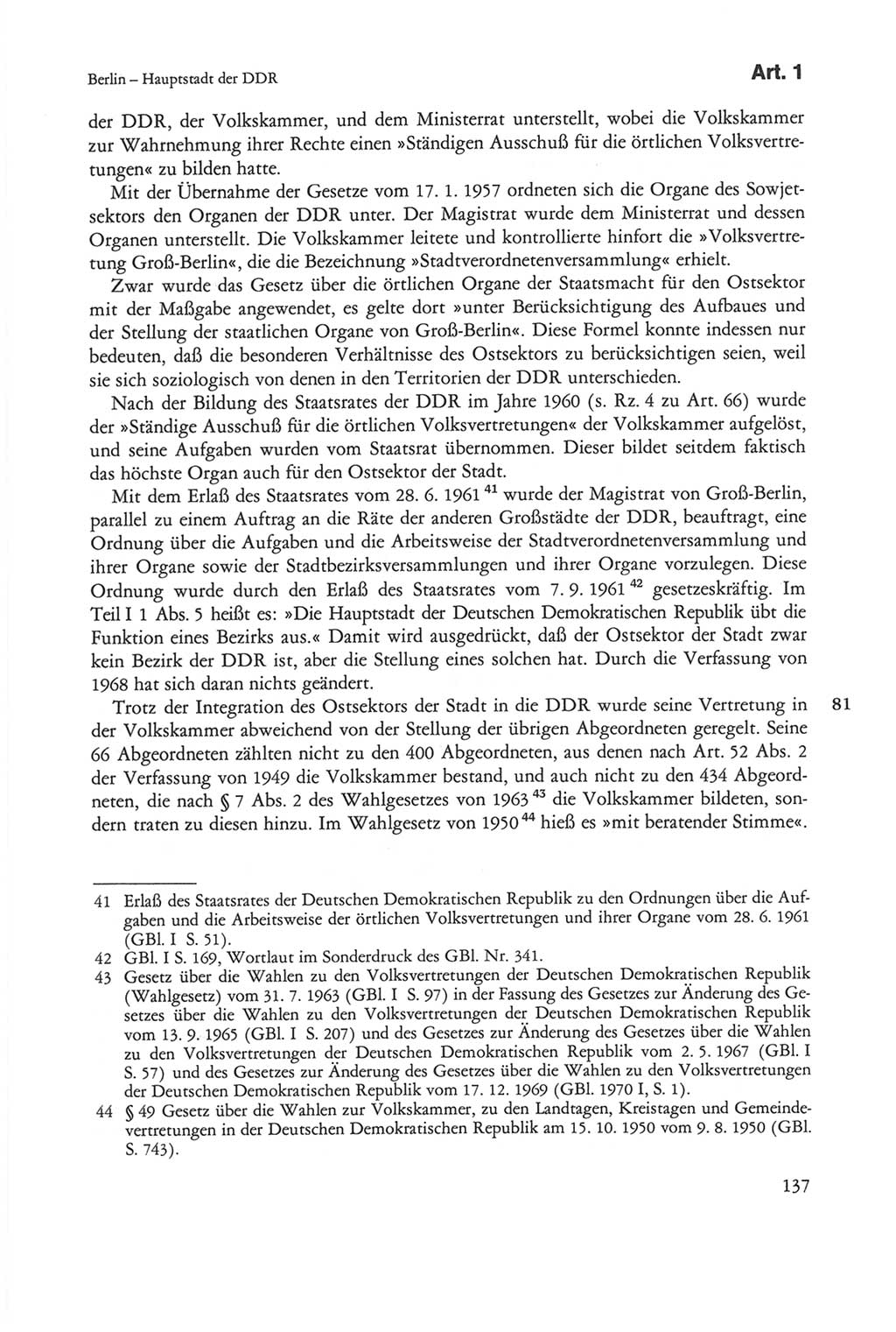 Die sozialistische Verfassung der Deutschen Demokratischen Republik (DDR), Kommentar 1982, Seite 137 (Soz. Verf. DDR Komm. 1982, S. 137)