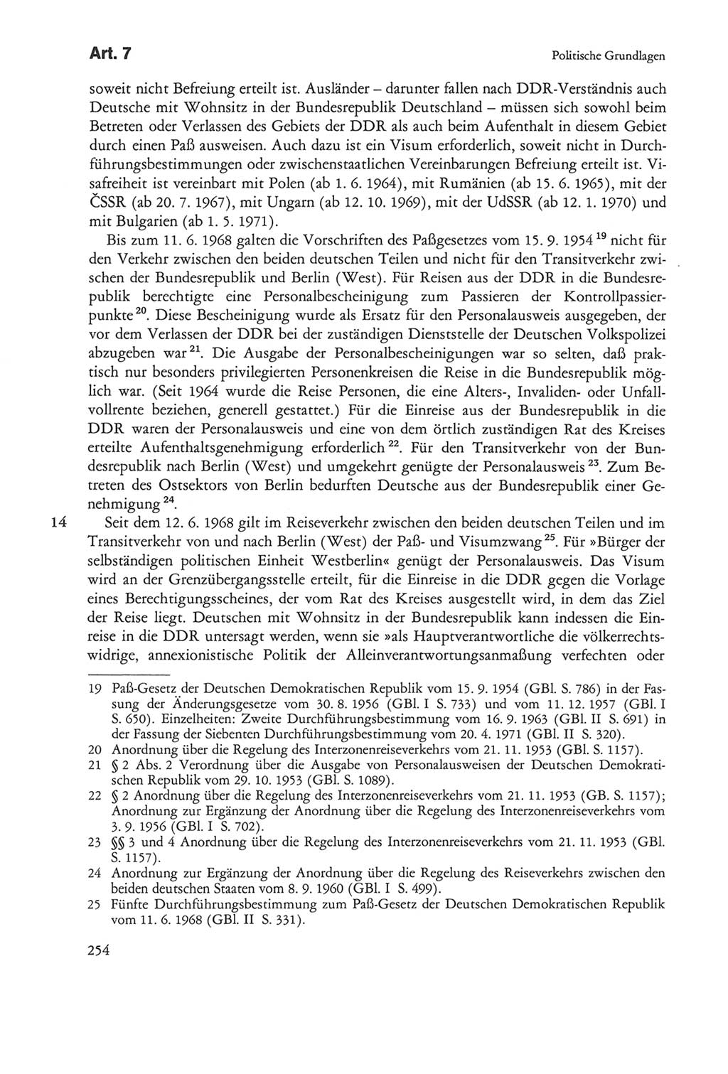 Die sozialistische Verfassung der Deutschen Demokratischen Republik (DDR), Kommentar 1982, Seite 254 (Soz. Verf. DDR Komm. 1982, S. 254)