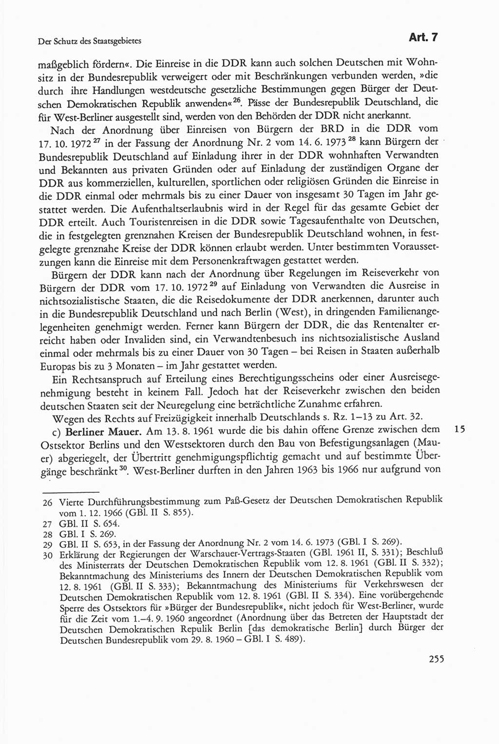 Die sozialistische Verfassung der Deutschen Demokratischen Republik (DDR), Kommentar 1982, Seite 255 (Soz. Verf. DDR Komm. 1982, S. 255)