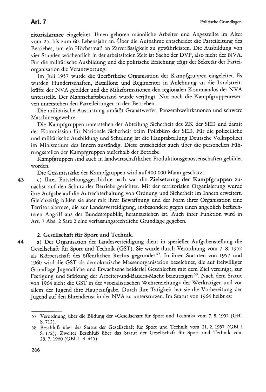 Die sozialistische Verfassung der Deutschen Demokratischen Republik (DDR), Kommentar 1982, Seite 266 (Soz. Verf. DDR Komm. 1982, S. 266)