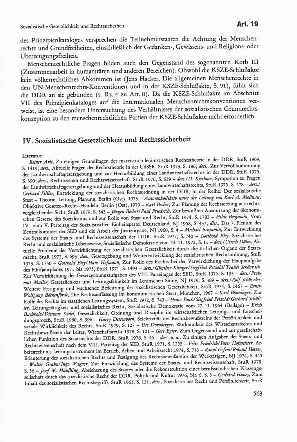 Die sozialistische Verfassung der Deutschen Demokratischen Republik (DDR), Kommentar 1982, Seite 563 (Soz. Verf. DDR Komm. 1982, S. 563)