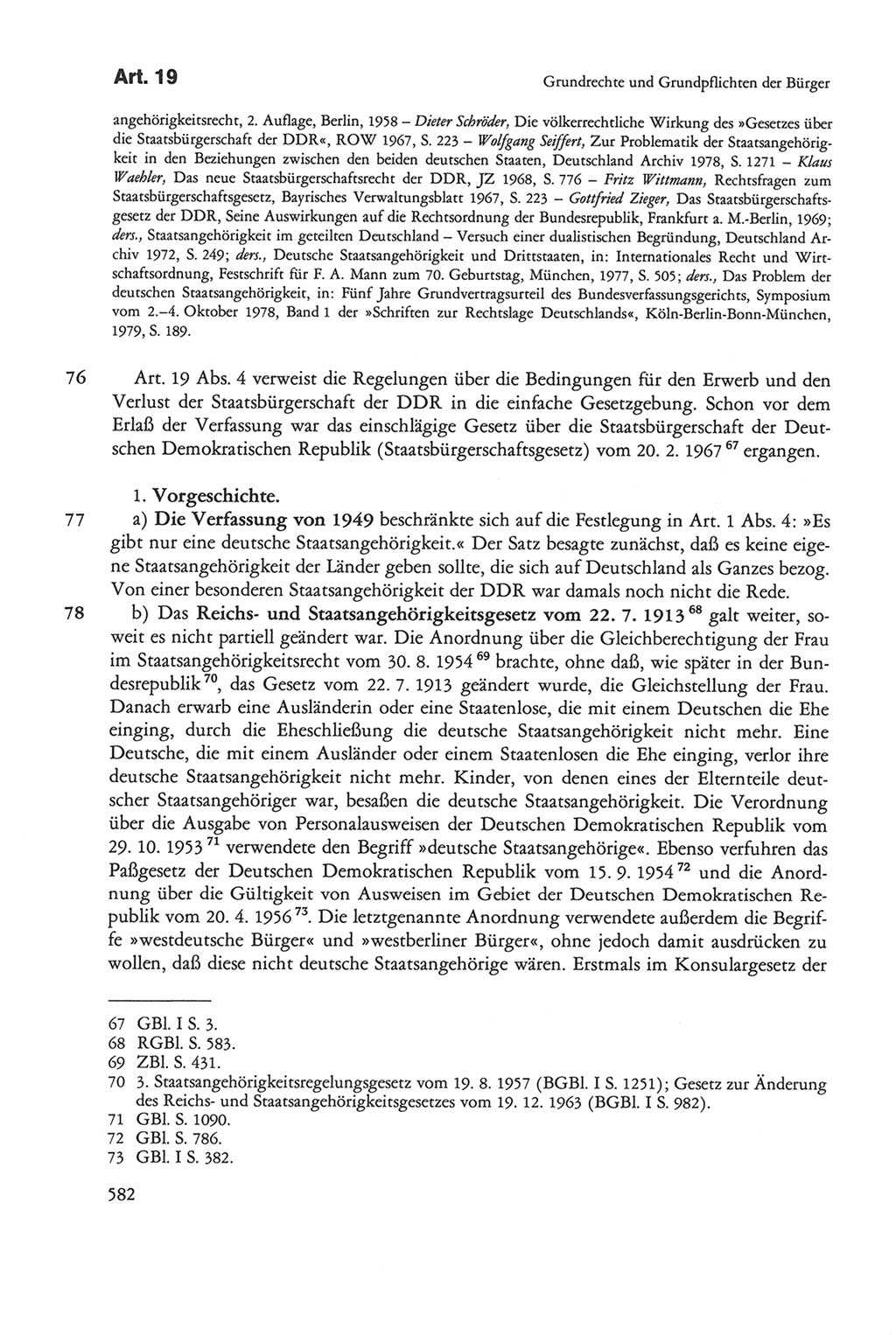 Die sozialistische Verfassung der Deutschen Demokratischen Republik (DDR), Kommentar 1982, Seite 582 (Soz. Verf. DDR Komm. 1982, S. 582)