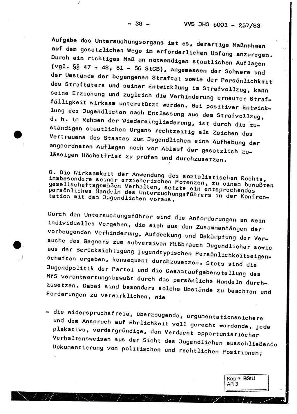 Dissertation, Oberst Helmut Lubas (BV Mdg.), Oberstleutnant Manfred Eschberger (HA IX), Oberleutnant Hans-Jürgen Ludwig (JHS), Ministerium für Staatssicherheit (MfS) [Deutsche Demokratische Republik (DDR)], Juristische Hochschule (JHS), Vertrauliche Verschlußsache (VVS) o001-257/83, Potsdam 1983, Seite 38 (Diss. MfS DDR JHS VVS o001-257/83 1983, S. 38)