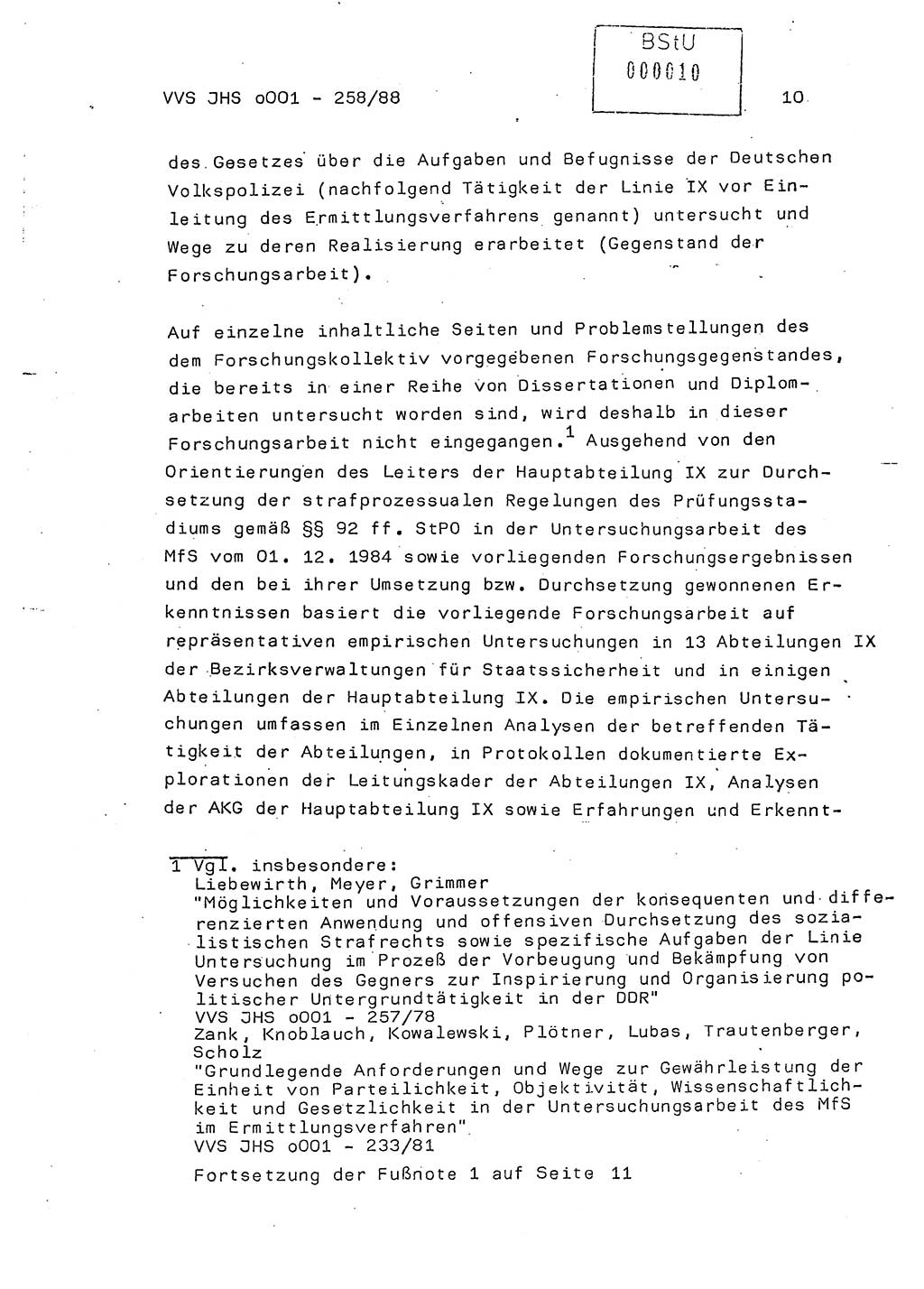 Dissertation, Oberleutnant Uwe Kärsten (JHS), Hauptmann Dr. Joachim Henkel (JHS), Oberstleutnant Werner Mählitz (Leiter der Abt. Ⅸ BV Rostock), Oberstleutnant Jürgen Tröge (HA Ⅸ/AKG), Oberstleutnant Winfried Ziegler (HA Ⅸ/9), Major Wolf-Rüdiger Wurzler (JHS), Ministerium für Staatssicherheit (MfS) [Deutsche Demokratische Republik (DDR)], Juristische Hochschule (JHS), Vertrauliche Verschlußsache (VVS) o001-258/88, Potsdam 1988, Seite 10 (Diss. MfS DDR JHS VVS o001-258/88 1988, S. 10)