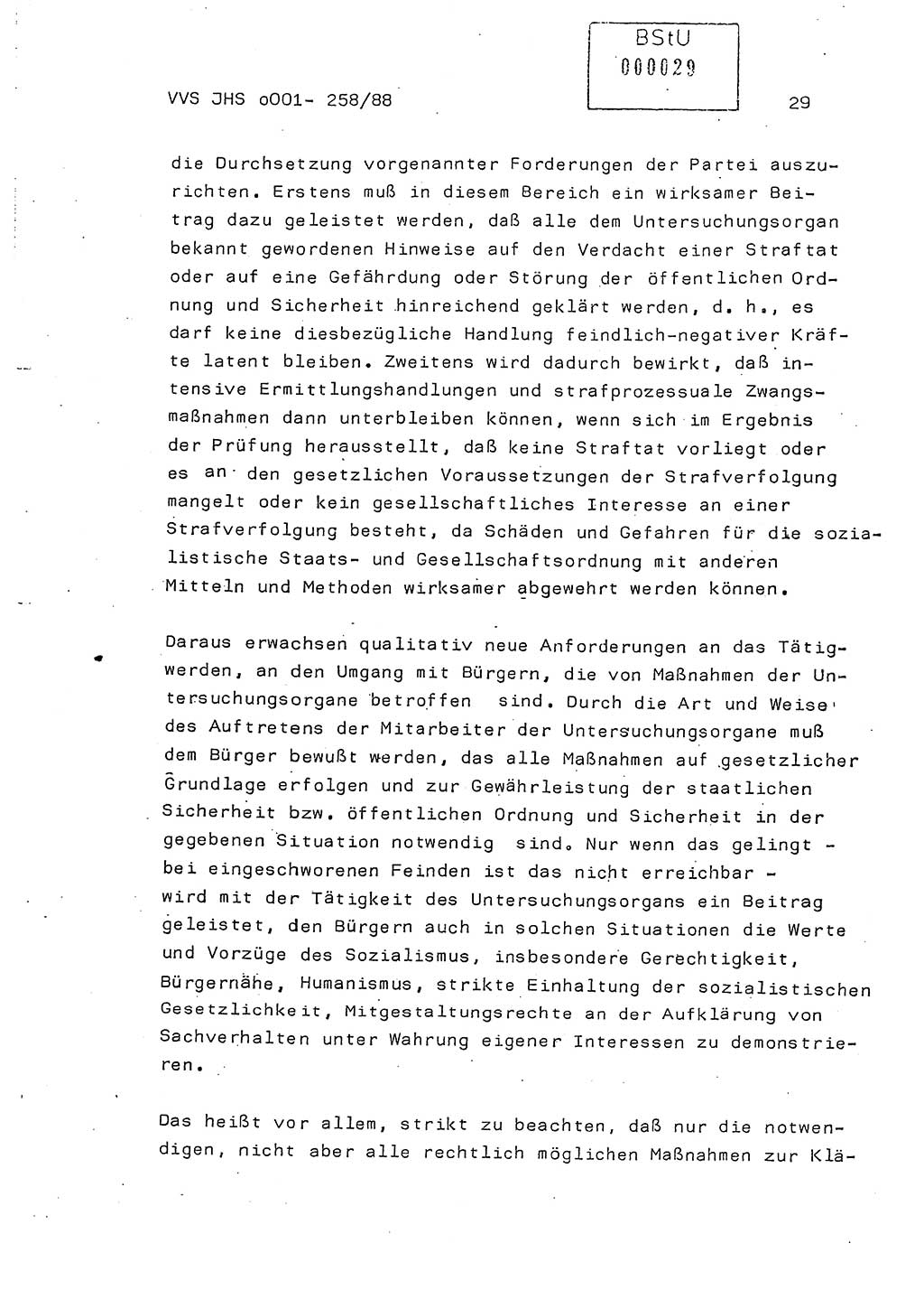 Dissertation, Oberleutnant Uwe Kärsten (JHS), Hauptmann Dr. Joachim Henkel (JHS), Oberstleutnant Werner Mählitz (Leiter der Abt. Ⅸ BV Rostock), Oberstleutnant Jürgen Tröge (HA Ⅸ/AKG), Oberstleutnant Winfried Ziegler (HA Ⅸ/9), Major Wolf-Rüdiger Wurzler (JHS), Ministerium für Staatssicherheit (MfS) [Deutsche Demokratische Republik (DDR)], Juristische Hochschule (JHS), Vertrauliche Verschlußsache (VVS) o001-258/88, Potsdam 1988, Seite 29 (Diss. MfS DDR JHS VVS o001-258/88 1988, S. 29)