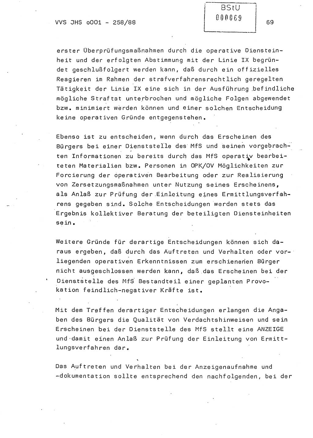 Dissertation, Oberleutnant Uwe Kärsten (JHS), Hauptmann Dr. Joachim Henkel (JHS), Oberstleutnant Werner Mählitz (Leiter der Abt. Ⅸ BV Rostock), Oberstleutnant Jürgen Tröge (HA Ⅸ/AKG), Oberstleutnant Winfried Ziegler (HA Ⅸ/9), Major Wolf-Rüdiger Wurzler (JHS), Ministerium für Staatssicherheit (MfS) [Deutsche Demokratische Republik (DDR)], Juristische Hochschule (JHS), Vertrauliche Verschlußsache (VVS) o001-258/88, Potsdam 1988, Seite 69 (Diss. MfS DDR JHS VVS o001-258/88 1988, S. 69)
