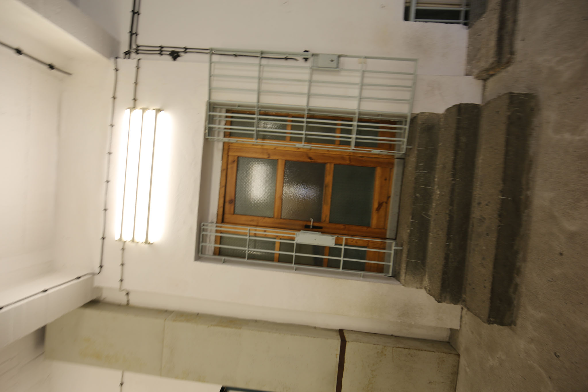Aufnahmen vom 19.7.2013 des Raums 1001a im Erdgeschoss des Nordflügels der zentralen Untersuchungshaftanstalt des Ministerium für Staatssicherheit der Deutschen Demokratischen Republik in Berlin-Hohenschönhausen, Foto 5
